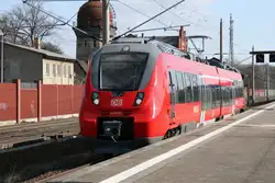 442 001(501) am 22.03.2010 auf Probefahrt in Rathenow.Schon fast ein Jahr her.Vielleicht kann mir ja von den vielen schlauen Leuten hier,die meine Bilder immer kritisieren(Wasserturm