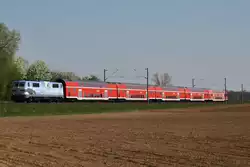 Hier am RE nach Regensburg Hbf am 19.04.2011 in K�fering 111 031 -1 .