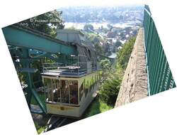 Ein Schwebebahnwagen auf seiner Fahrt zur Talstation, dabei �berwindet er auf einer Strecke von 274 Metern einen H�henunterschied von 84 Metern in 4,5 Minuten - 25.09.2005  