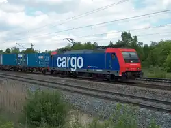 482 041-1 wartet an einem Roten Signal bei Iphofen am 10.05.2011
