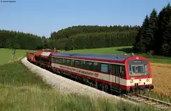 VT 43 der HzL mit einem Fotozug bei Trochtelfingen 18.8.11    Bild 5000: Ich m�chte mich bei allen f�r ihre Kommentare bedanken