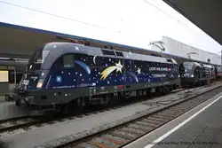 Am 23.11.2011 wurde die Bahnhof City Wien West eingeweiht mit 90 gesch�ften dazu gab es auch gestern einen beitrag der �BB sprich eine Fahrzeugschau.Sprich mit 1116 126 Licht ins Dunkle und 1116 153