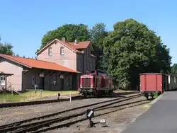 D25 (ex-DB 211 345-4) der Bentheimer Eisenbahn AG auf Bahnhof Hasel�ne am 16-7-2010.