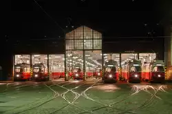 Abendliche Parade vor dem Betriebsbahnhof Rudolfsheim.