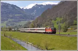 RE3828 am Binnenkanal zwischen Sargans und Tr�bbach.