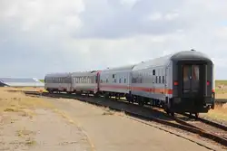 Ist schon ein witzige Zusammenstellung wie ich finde; der NEG 628 mit den IC Kurswagen nach Dresden bei der Abfahrt Richtung Nieb�ll aus Dageb�ll Mole.