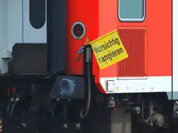 Diese Fahne mit der Aufschrift 