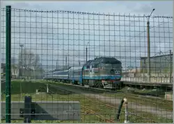 Da stand ich vor dem Zaun, als ich den Nachtzug Moskau - Tallinn fotografieren wollte...