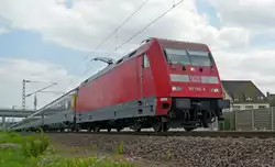 101 120 auf dem Weg in den Mannheimer Hbf mit einem EC nach Basel.