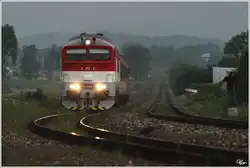 Taucherbrille 757 004 f�hrt mit Zr 1846 von Zvolen nach Vrutky, fotorafiert kurz vor der Haltestelle Kosatny nad Turcom.