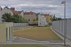 05.06.12 , Ostkreuz ; kein neuer Grenzstreifen, sondern neue Umgebung des Stw Okn