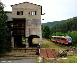 DB Regio 642 067 als RB 16879 Blankenstein - Saalfeld, KBS 557 Blankenstein - Saalfeld, Sormitztalbahn, fotografiert an der Verladeanlage vom Granitwerk Fischer Heberndorf am 30.05.2012 --> fr�her