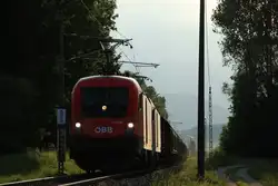 �BB 1116 100 und eine weiter 1x16 ziehen einen Gz von Villach S�d Gvbf-Einfgr in Richtung Jesenice, Faak am See, 07.06.12 