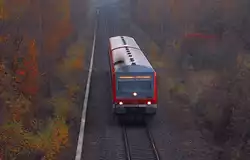 Als RB 38 f�hrt der 628 502 zwischen Bedburg und Frimmersdorf durch die Erftau am Sonntag den 6.11.2011 zu sp�terer Stunde.