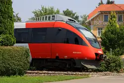 S-Bahn Vorarlberg auf dem Weg von Lindau nach Bludenz, hier kurz nach dem Bahndamm von Lindau, hinter dem B� zweigt die Strecke nach Bludenz von der Alg�ubahn (nach M�nchen) ab ...