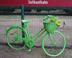 Ein Bahnbild? Mit dem gr�nen Fahrrad zur Selfkantbahn...........(Aufnahme vom 02.10.2005).