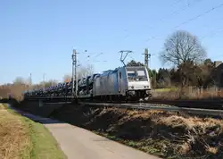 185 684 von RaiPool f�r die RurTalBahn im Einsatz mit Neuwagen in Richtung Aachen am18.03.2013 auf der KBS 485
