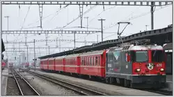 RE1229 nach Scuol-Tarasp mit Ge 4/4 II 619 