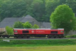 Mitzieher der Class 66 DE 6302 auf der KBS 485 bei �bach-Palenberg am 14.5.2013