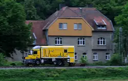 Mitzieher eines Mercedes-Benz 2-Wege-LKW, RIT 11 am 23.5.2013 bei Übach-Palenberg auf der KBS 485 in Richtung Mönchengladbach unterwegs.