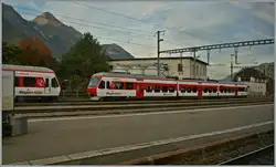 Mehr eine Frage als ein Bild: gibt es jetzt schon zwei TMR Ninas in der neuen Lackierung?  (Hinweis: Das Bild wurde durch das Zugs-Fenster gemacht.)   Martigny, den 21.