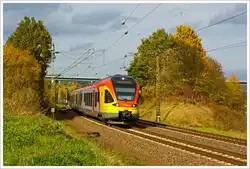 Der 5-teilige Stadler Flirt 429 046 / 546 der HLB Bahn (Hessischen Landesbahn)  als RE99 / RE 40 Siegen - Gie�en - Frankfurt Hbf (Umlauf HLB24967), hier am 22.10.2013 kurz vor Haiger auf der