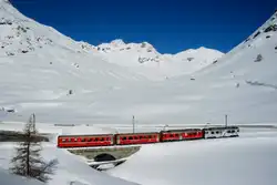 Der RE 1629 auf dem Weg von St.