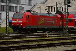 146 116-9 fährt mit einem Doppelstockzug in die Abstellgruppe des Konstanzerbahnhof.