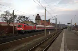 182 008 mit dem Interregio-Express 