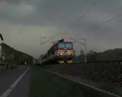 Eurocity nach Prag wenige Sekunden vor dem Gewitter am 27.04.2015 in Krippen.