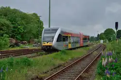 Auf seinem Weg nach Dillenburg ist hier der Triebwagen(646 117) der HellertalBahn in Würgendorf bei der Einfahrt zu sehen.
