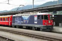 Die Ge4/4 II 627 am 08.06.15 in Landquart,erinnnert an das 100 jährige Jubiläum der Arosabahn.