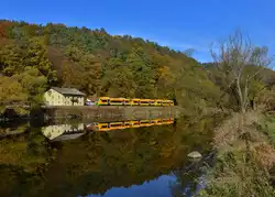 650 663 (VT 28) + 650 672 (VT 39) + 650 665 (VT 32) als OPB 74181 am 26.10.2015 bei Miltach.
