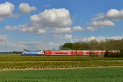 146 247 mit einem RE am 25.04.2016 bei Wallersdorf.