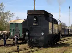 464 008  rangiert im Mseno.