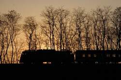 Eine 110er zieht am Abend des 26.03.2007 die RB48 richtung Bonn-Mehlem.