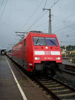 Br.101 004-0 mit einem IC von N�rnberg Hbf nach Karlsruhe Hbf.