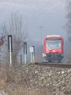 650 101-9 und ein weiterer 650er sind am 21.Dezember 2007 als RE 22524 von Ulm Hbf nach Crailsheim unterwegs.
