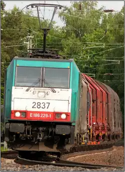 Die belgische 2837 in Frontalansicht,am Haken G�terfracht aus Gremberg.