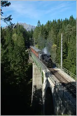 Hier der Panoramic 760 mit der Mh.6 am 3.Oktober 2010 auf der Kuhgrabenbr�cke.