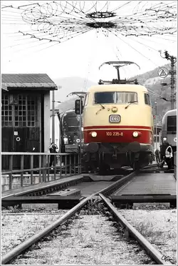 Colorkey der 103 235 auf der Drehscheibe in Selzthal (an diesem Tag �ffentlich zug�nglich)  26.5.2012