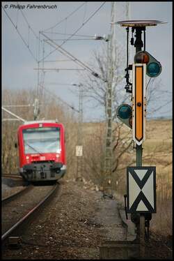 Zwei 650er als RE 22526 auf der Fahrt von Ulm Hbf nach Ellwangen passieren 22.02.08 ein 