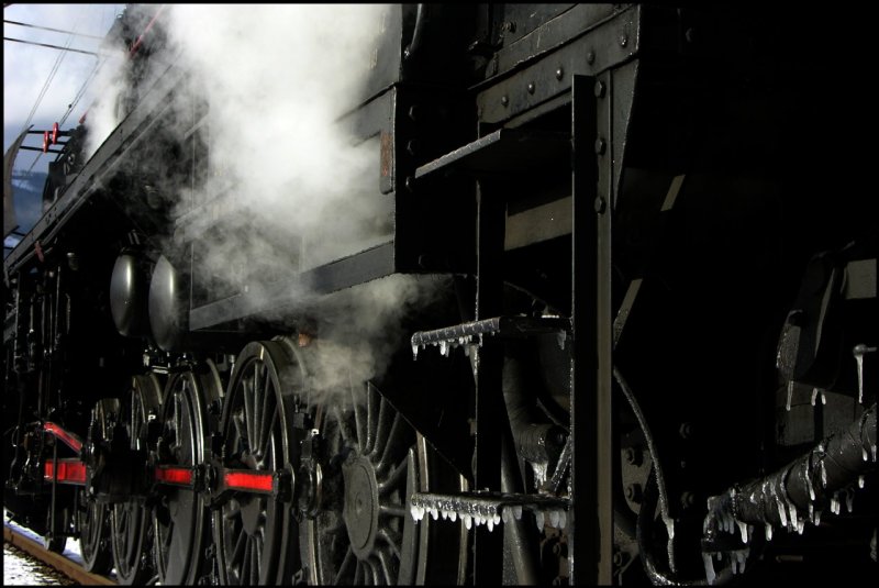 Vorsicht Rutschgefahr auf den Trittstufen von 52.4984. 04.01.2009 Mrzzuschlag