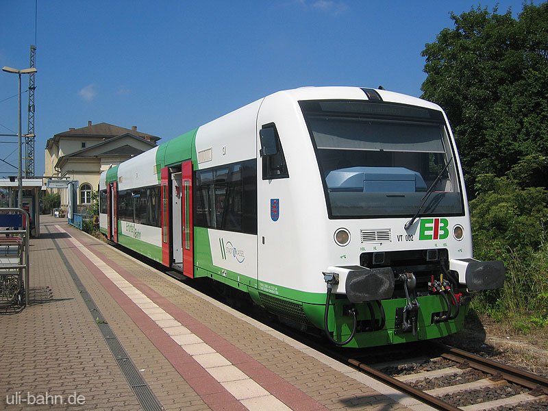 VT 002, ein Regioshuttle der Erfurt Bahn (EIB) am 1.7.2006 in Gotha Hbf.