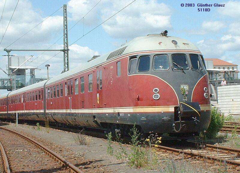 VT 12  Stuttgarter Rssle  am 21.06.2003 als Sonderzug in Sonneberg Hbf.