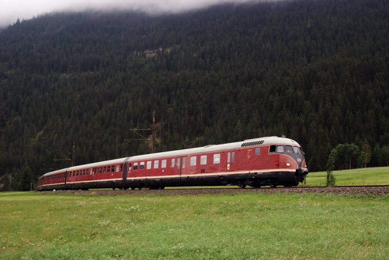 VT 12.5 (612 506 und 507) 'Stuttgarter R�ssle' vor L�hn (Tirol) [01.09.2007]