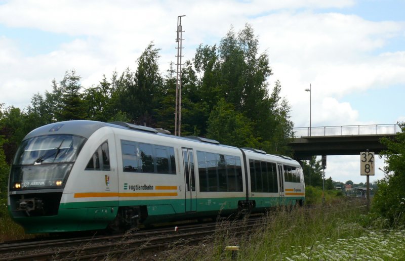 VT 12B  Landkreis Tirschenreuth  mit der Vogtlandbahn nach Schwandorf kurz nach Wiesau (Oberpf), 9.5.2009