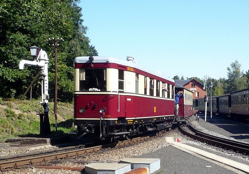 VT 137 322 verl��t am 13.09.2008 um 10:33 den Bahnhof Bertsdorf in Richtung Kurort Jonsdorf.