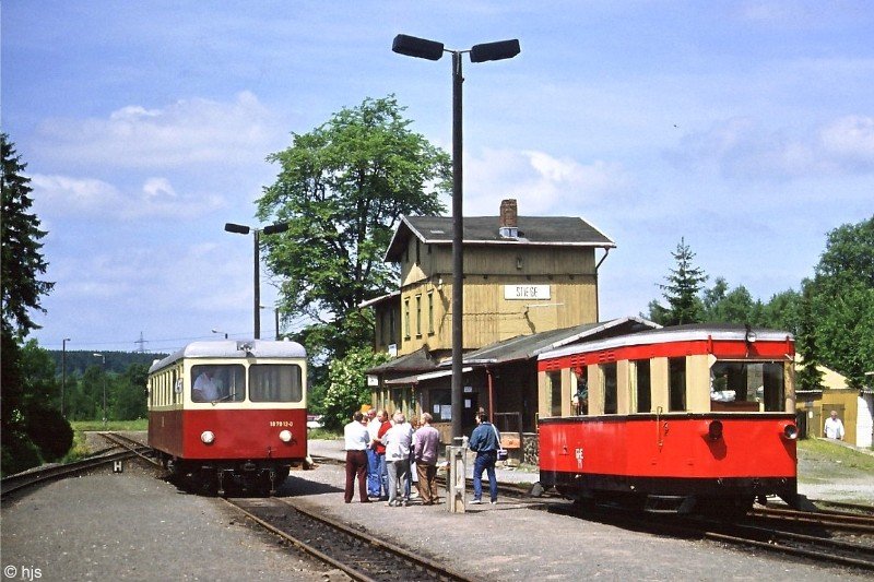 VT 187 012 trifft den Museums-VT GHE T1 in Stiege (15. Juni 1996)