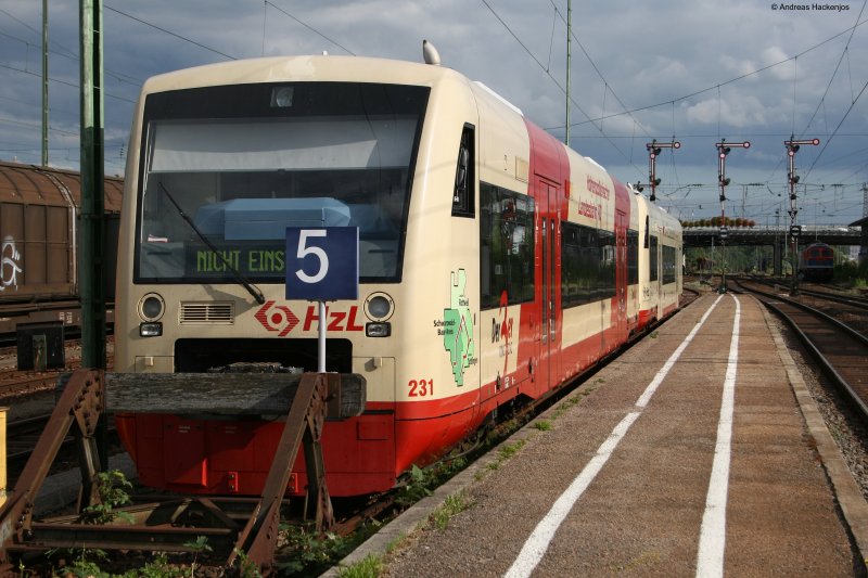 VT 231 und VT 250  stehen in Villingen am 21.7.08 auf Gleis 5 abgestellt
